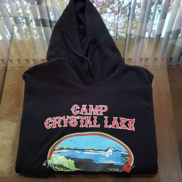 ❌SOLD❌ FRIDAY THE 13TH CAMP CRYSTAL LAKE CROP - Picture 3 of 10